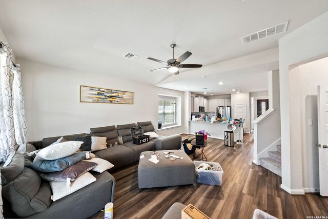 4820 night herder, St Hedwig, TX 78152