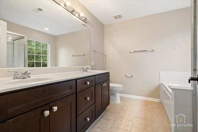 452 Jamestown Court, Aurora, IL 60502