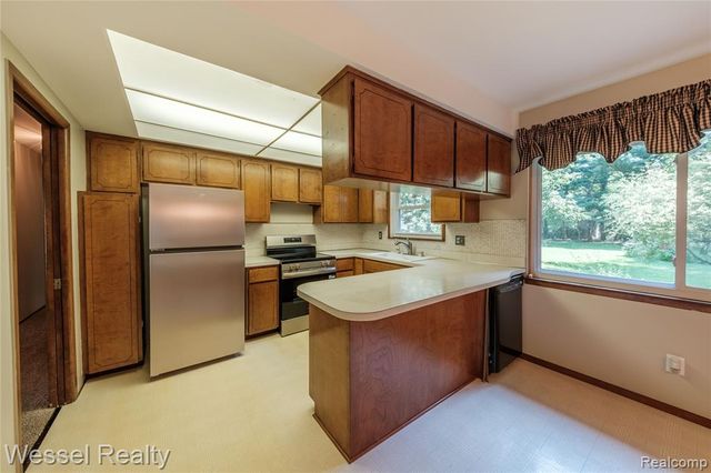 60384 Shawnee Lane, Washington, MI 48094