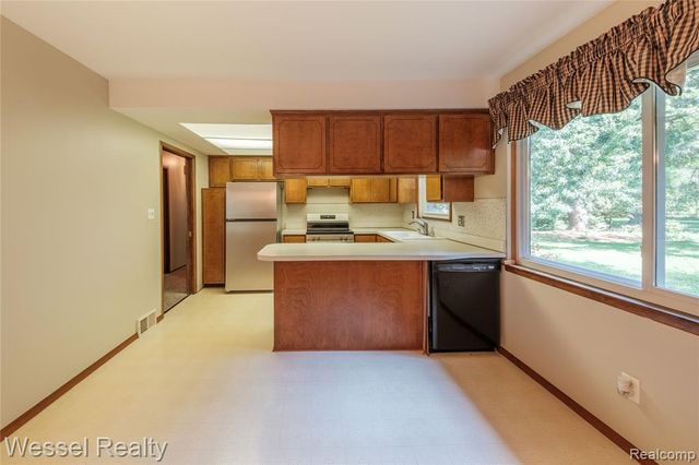 60384 Shawnee Lane, Washington, MI 48094