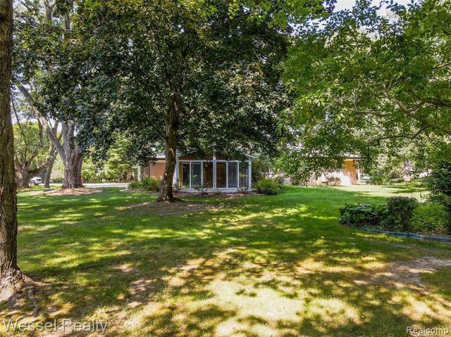 60384 Shawnee Lane, Washington, MI 48094