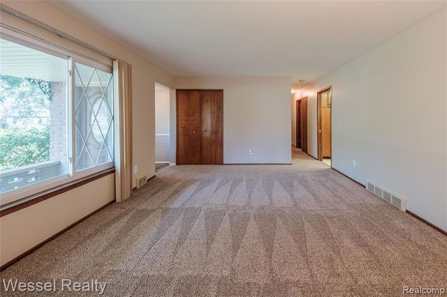 60384 Shawnee Lane, Washington, MI 48094