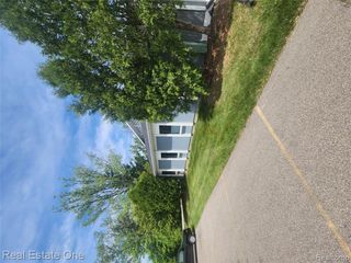 3364 S Center Road, Burton, MI 48519