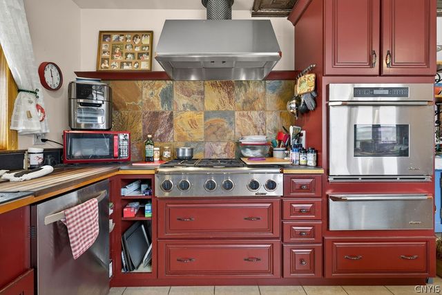 4000 Bishop Hill Road, Marcellus, NY 13108