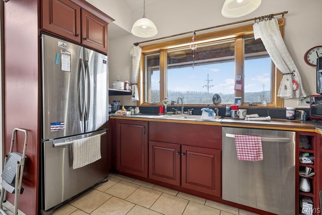 4000 Bishop Hill Road, Marcellus, NY 13108