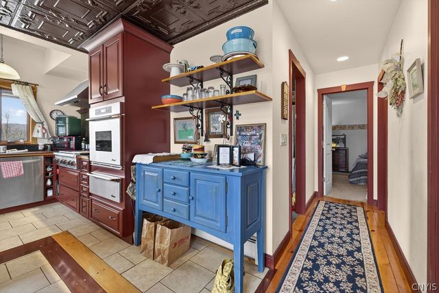 4000 Bishop Hill Road, Marcellus, NY 13108