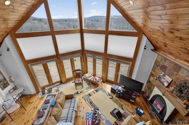 4000 Bishop Hill Road, Marcellus, NY 13108