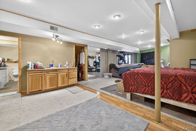 4000 Bishop Hill Road, Marcellus, NY 13108