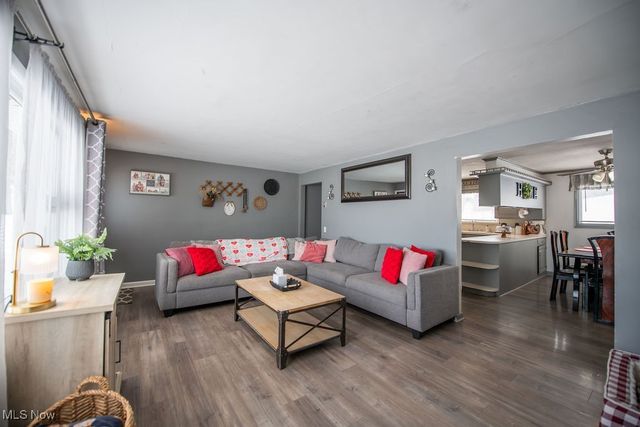 4022 State Route 516 NW, Dover, OH 44622