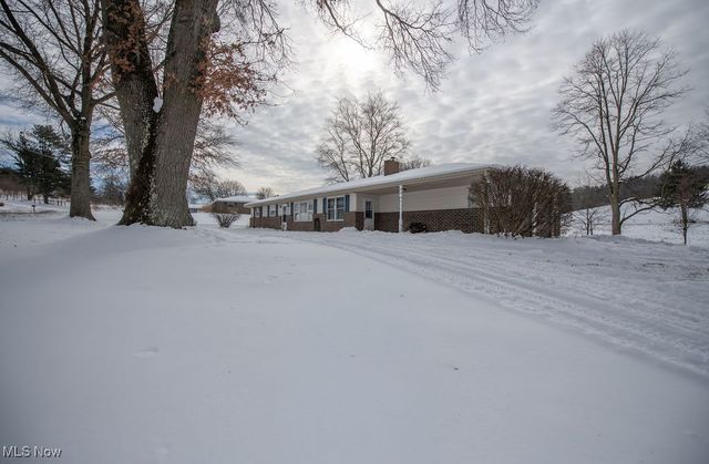 4022 State Route 516 NW, Dover, OH 44622