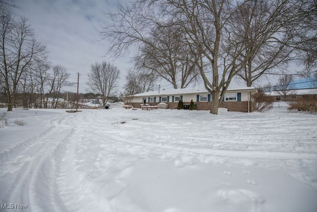 4022 State Route 516 NW, Dover, OH 44622