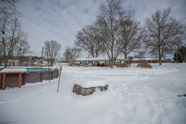 4022 State Route 516 NW, Dover, OH 44622