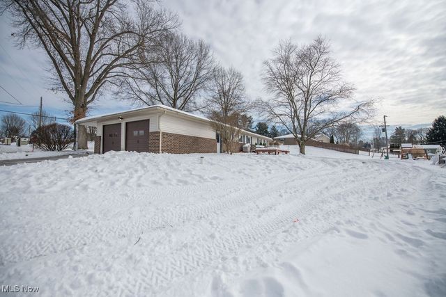 4022 State Route 516 NW, Dover, OH 44622