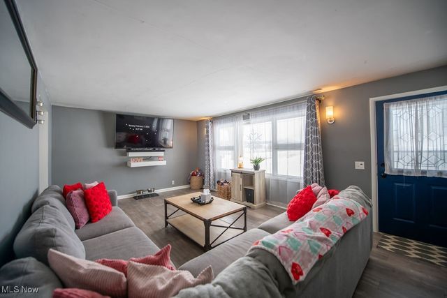 4022 State Route 516 NW, Dover, OH 44622