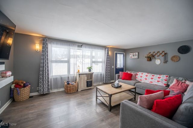 4022 State Route 516 NW, Dover, OH 44622