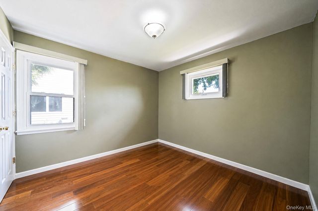 112 Franklin Place, Massapequa, NY 11758