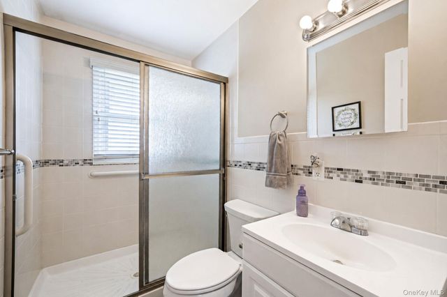 112 Franklin Place, Massapequa, NY 11758