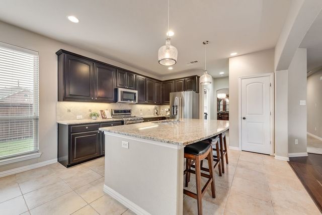 300 Perkins Drive, Lantana, TX 76226