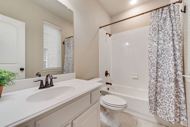 300 Perkins Drive, Lantana, TX 76226