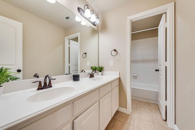 300 Perkins Drive, Lantana, TX 76226