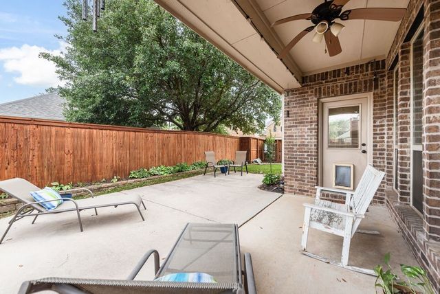 300 Perkins Drive, Lantana, TX 76226