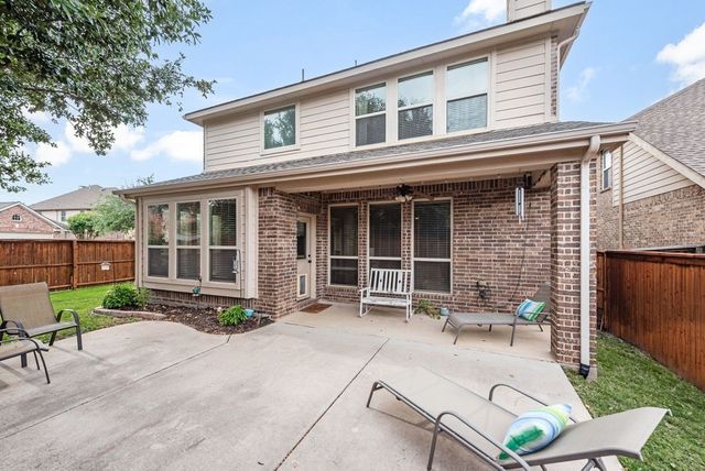 300 Perkins Drive, Lantana, TX 76226