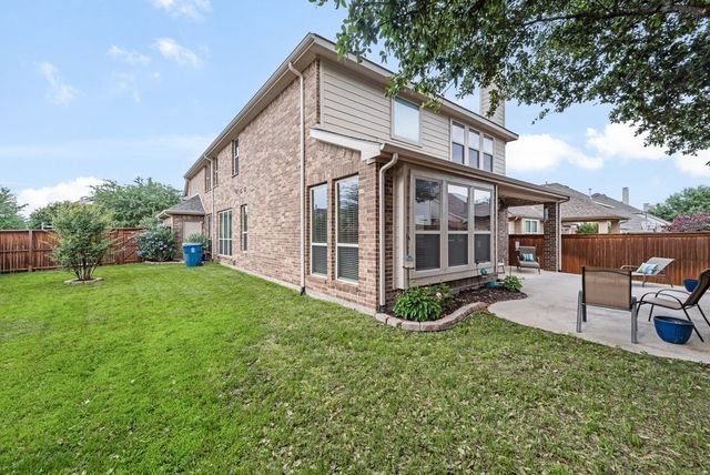 300 Perkins Drive, Lantana, TX 76226