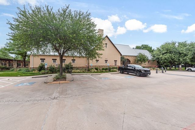 300 Perkins Drive, Lantana, TX 76226