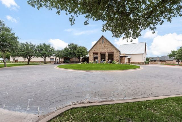 300 Perkins Drive, Lantana, TX 76226