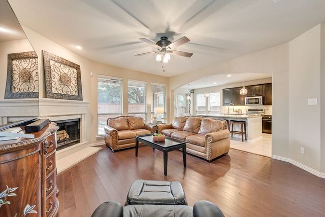 300 Perkins Drive, Lantana, TX 76226