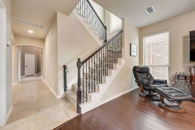 300 Perkins Drive, Lantana, TX 76226