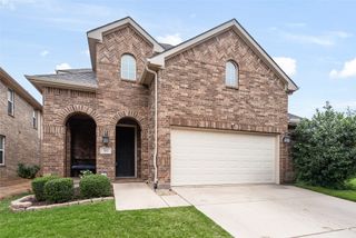 300 Perkins Drive, Lantana, TX 76226