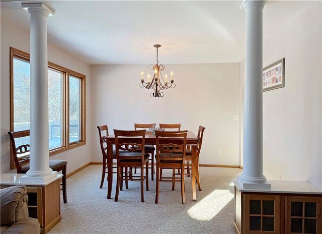 4522 S Oakwood Hills Parkway, Eau Claire, WI 54701