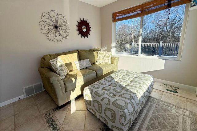 4522 S Oakwood Hills Parkway, Eau Claire, WI 54701