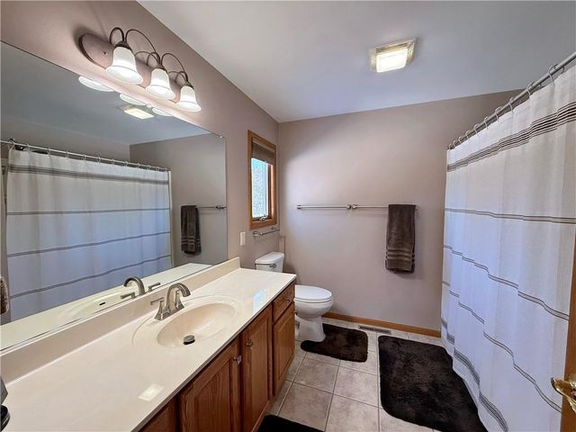 4522 S Oakwood Hills Parkway, Eau Claire, WI 54701