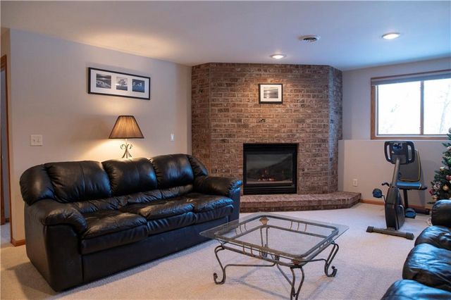 4522 S Oakwood Hills Parkway, Eau Claire, WI 54701