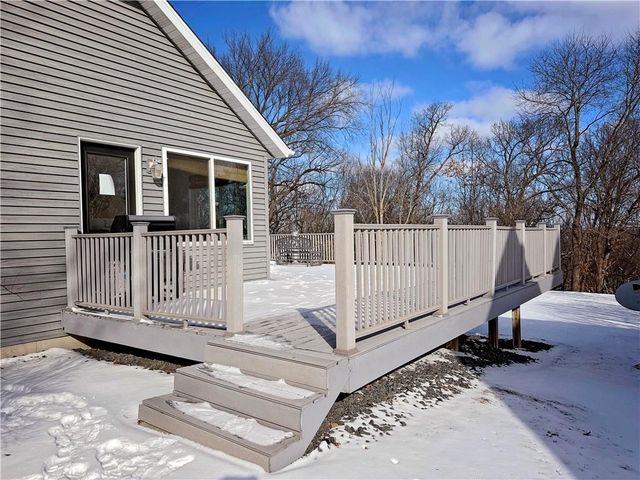 4522 S Oakwood Hills Parkway, Eau Claire, WI 54701