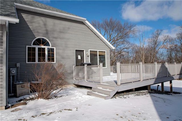 4522 S Oakwood Hills Parkway, Eau Claire, WI 54701