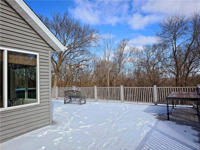 4522 S Oakwood Hills Parkway, Eau Claire, WI 54701