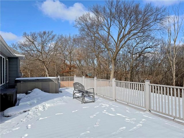 4522 S Oakwood Hills Parkway, Eau Claire, WI 54701