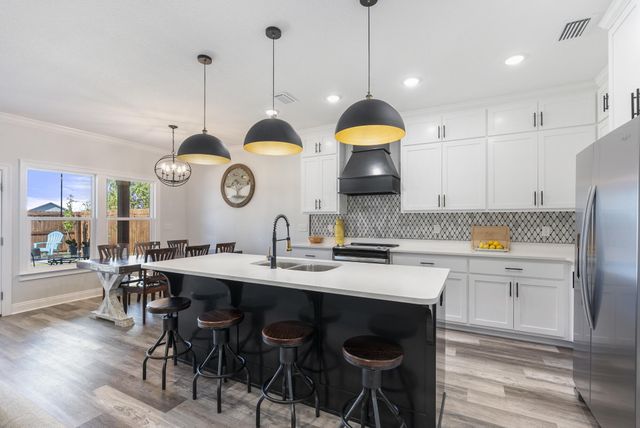 2617 Outlaws Way, Panama City, FL 32405