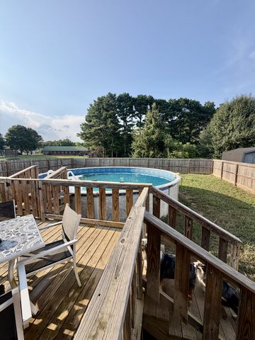 42 Delaney Ct, Leoma, TN 38468