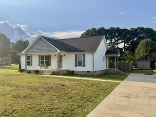 42 Delaney Ct, Leoma, TN 38468