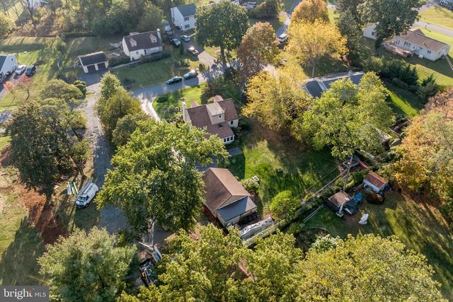 40 HALLOWELL DR, Newtown, PA 18940