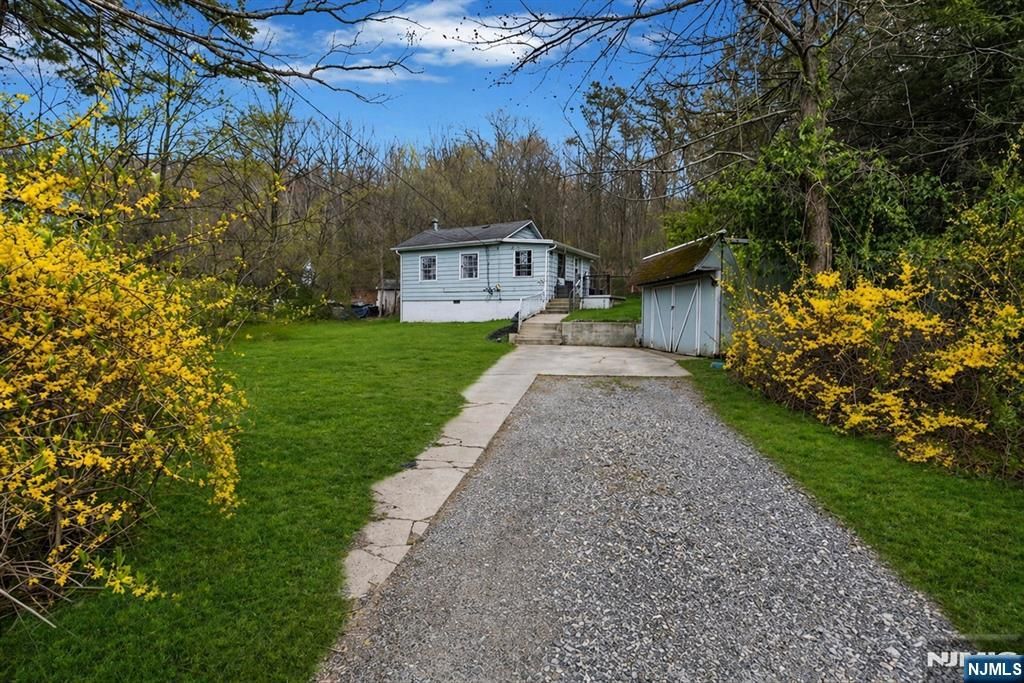210 Lake Shore Drive, West Milford, NJ 07421