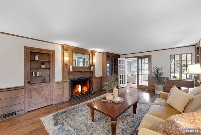 40 Sutton Drive, Ho-ho-kus, NJ 07423