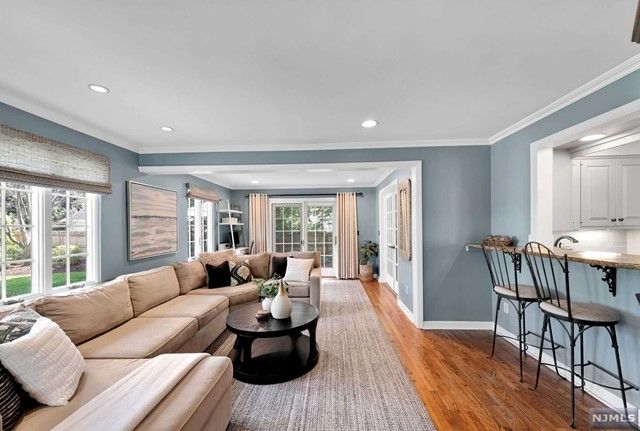 40 Sutton Drive, Ho-ho-kus, NJ 07423