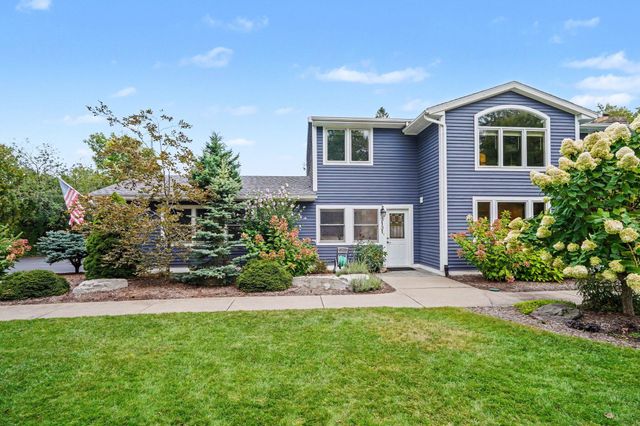 3131 Midland Drive SE, East Grand Rapids, MI 49506