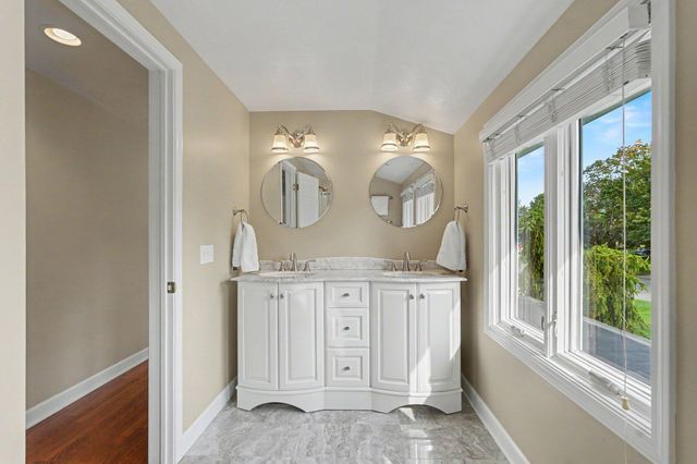 3131 Midland Drive SE, East Grand Rapids, MI 49506