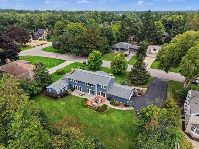 3131 Midland Drive SE, East Grand Rapids, MI 49506